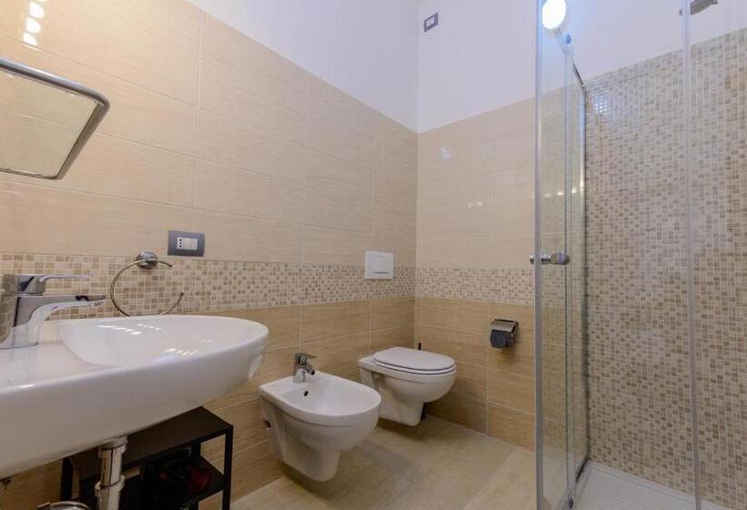 اتاق استاندارد یک نفره, Patty S Guesthouse