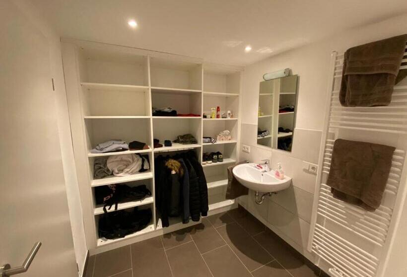 Casa 1 Quarto, Schlössje