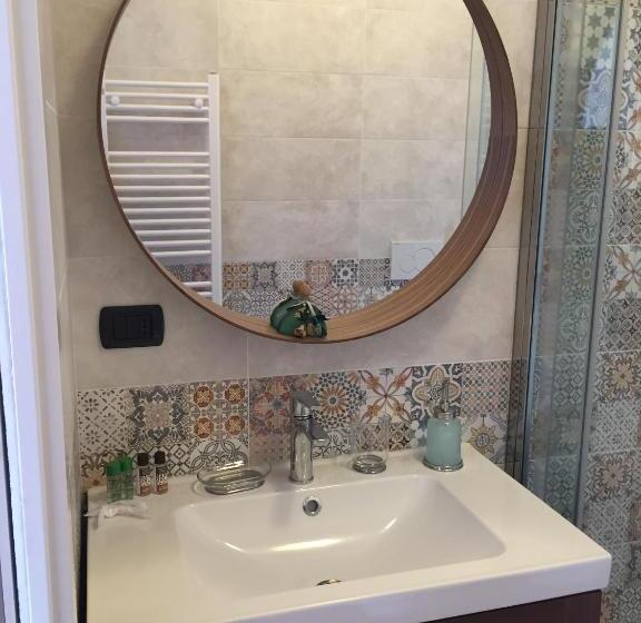 חדר דלוקס, Sentirsi A Casa