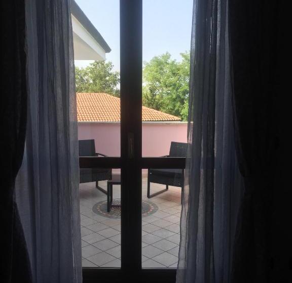 חדר דלוקס, Sentirsi A Casa