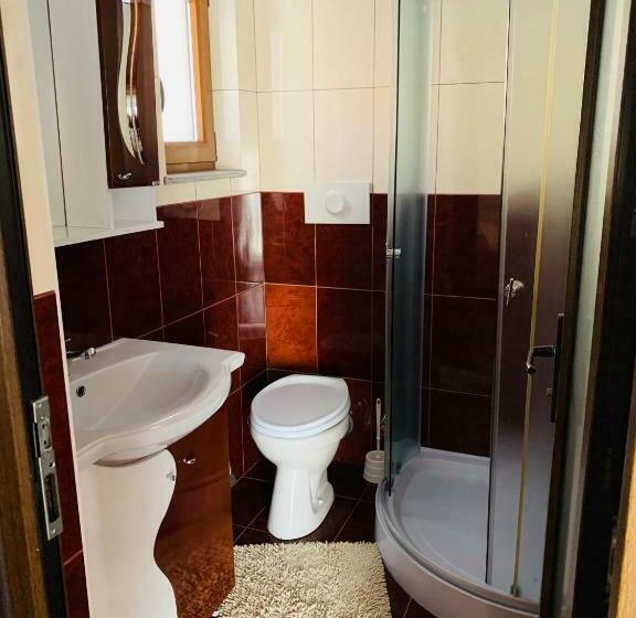 اتاق استاندارد سه نفره, Pensiunea Pietrosul