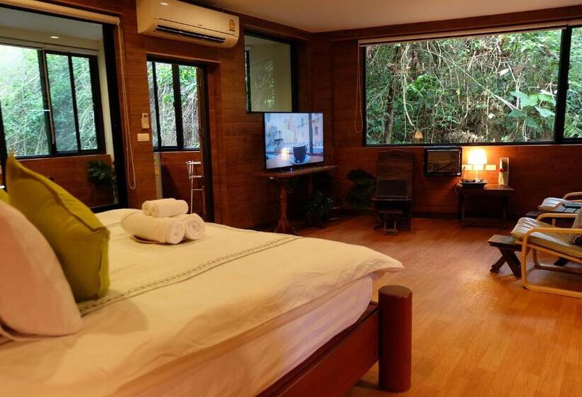 جناح جونيور ديلوكس, Namtok Sarika Resotel