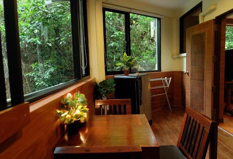 جناح جونيور ديلوكس, Namtok Sarika Resotel