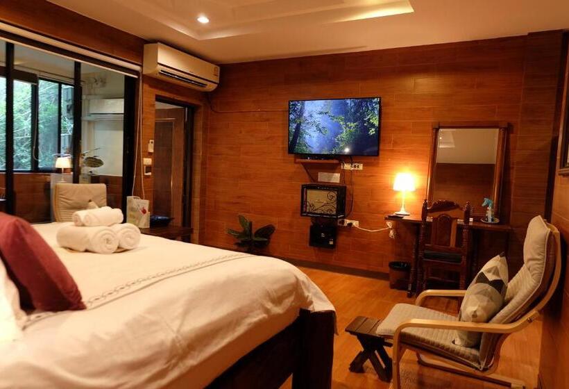 غرفة قياسية سرير كينج, Namtok Sarika Resotel