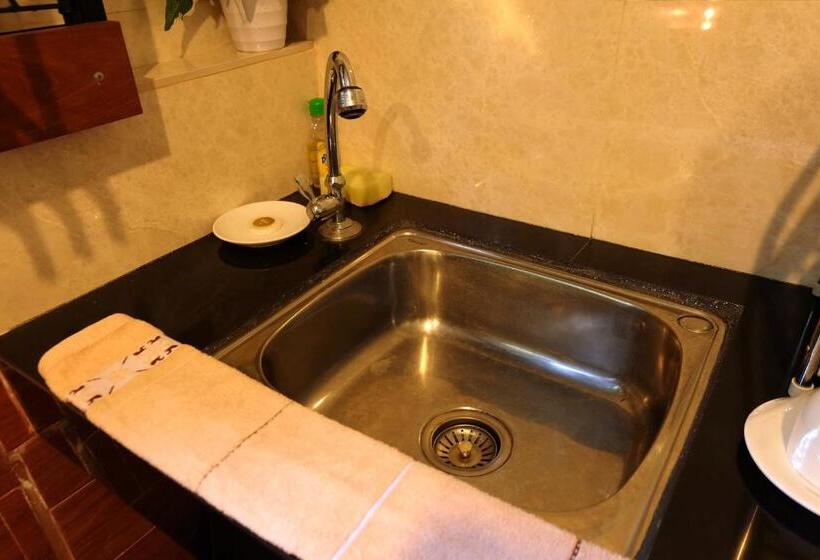 غرفة كومفورت ثلاثية, Namtok Sarika Resotel