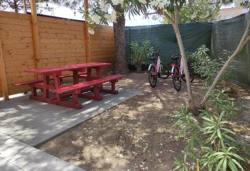 استودیو خانوادگی, Hera Bnb