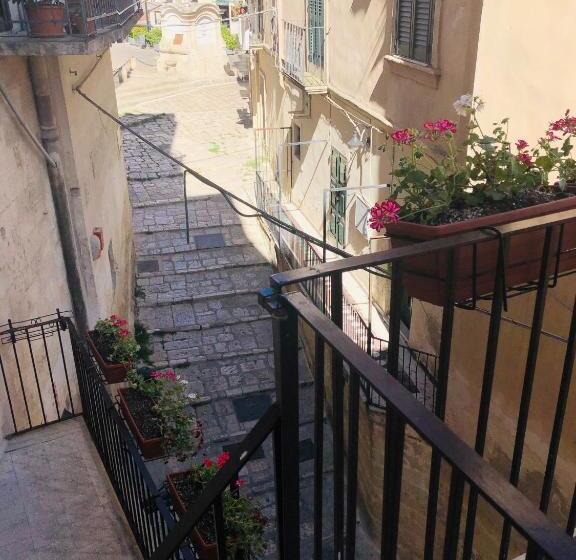 Полулюкс Одноместный с Террасой, San Michele Delle Grotte Bnb