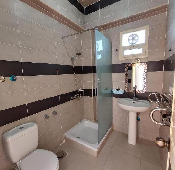 اتاق استاندارد با بالکن و چشم‌انداز دریا, Dahab Beach Lodge