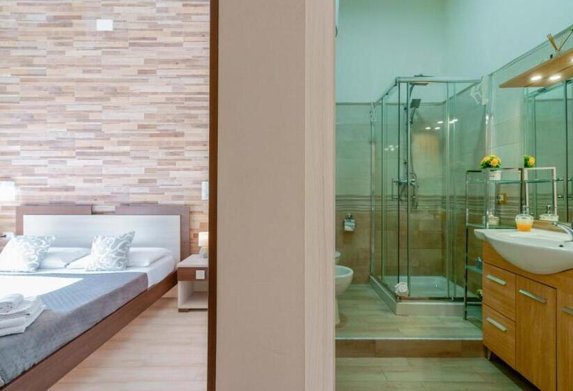 غرفة قياسية, Domos La Corte Ghibellina