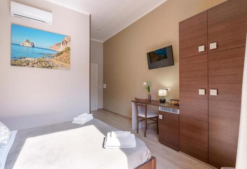 غرفة قياسية, Domos La Corte Ghibellina