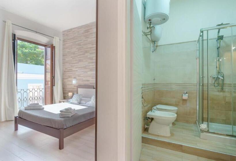 غرفة قياسية, Domos La Corte Ghibellina