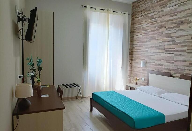 غرفة قياسية, Domos La Corte Ghibellina