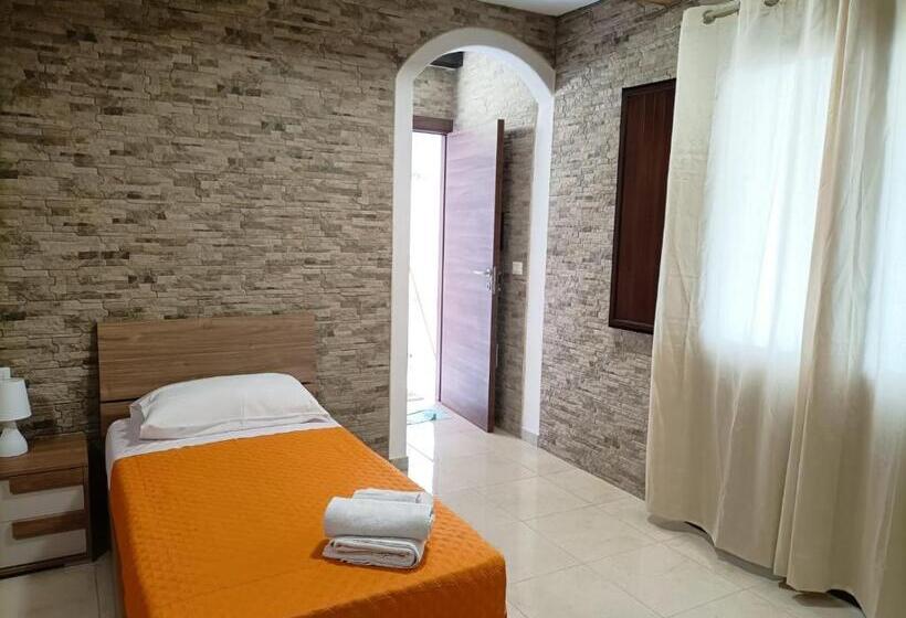 غرفة ديلوكس عائلية, Domos La Corte Ghibellina