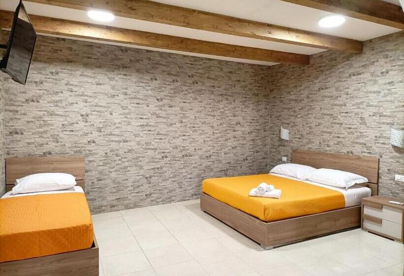 غرفة ديلوكس عائلية, Domos La Corte Ghibellina