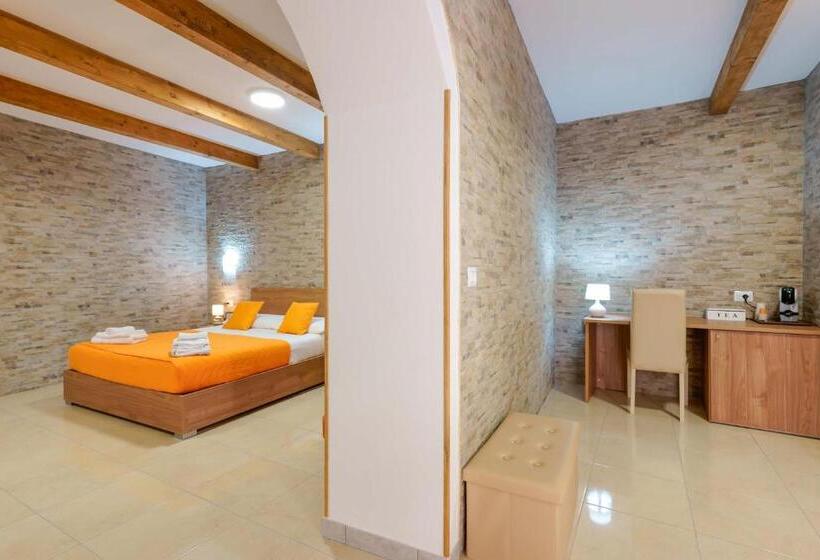 غرفة ديلوكس عائلية, Domos La Corte Ghibellina