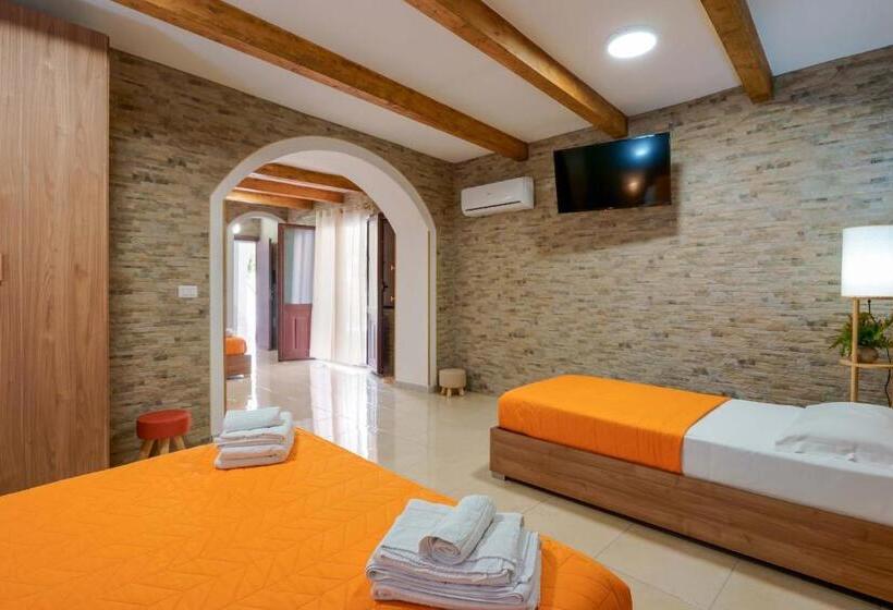 غرفة ديلوكس عائلية, Domos La Corte Ghibellina