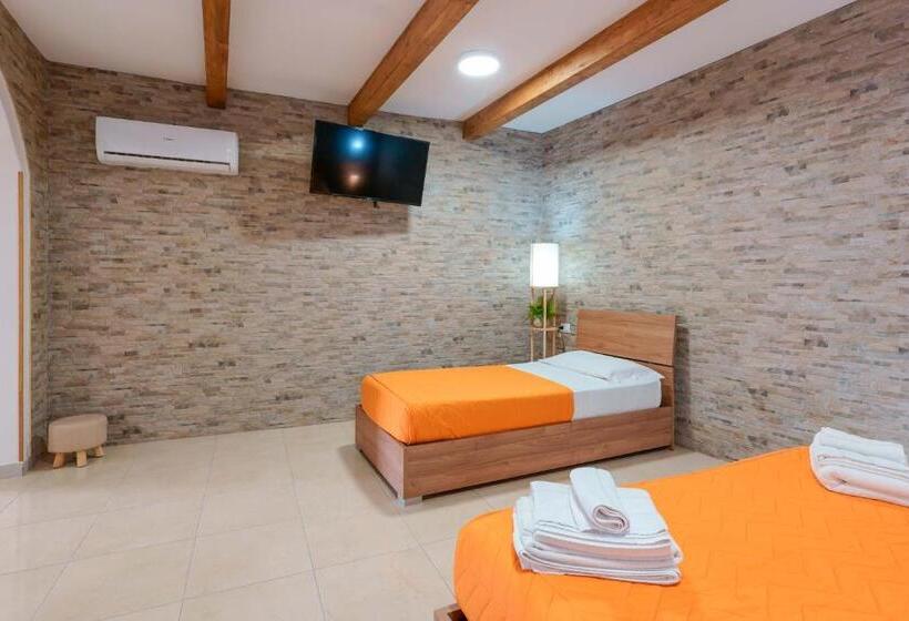 غرفة ديلوكس عائلية, Domos La Corte Ghibellina