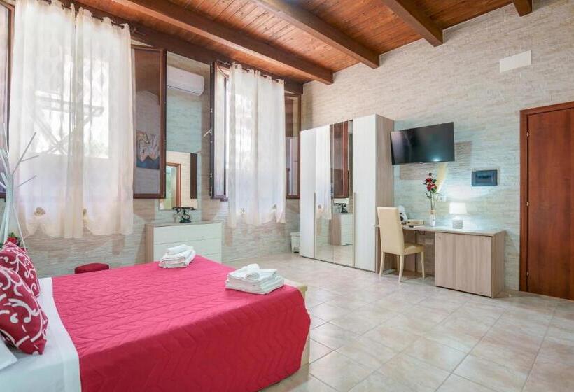 غرفة ديلوكس رباعية, Domos La Corte Ghibellina