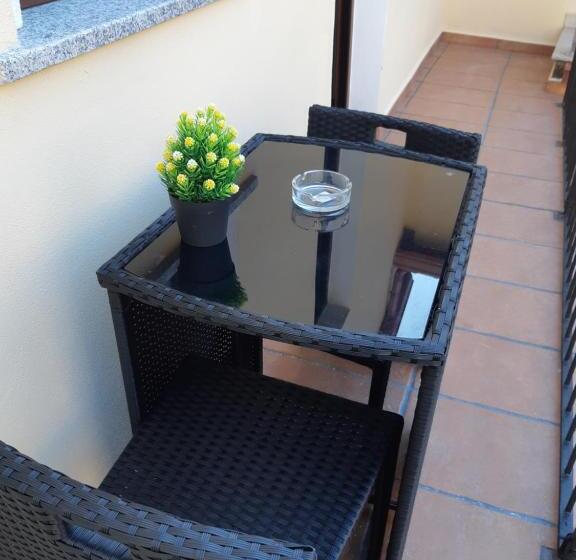 غرفة قياسية رباعية, Domos La Corte Ghibellina