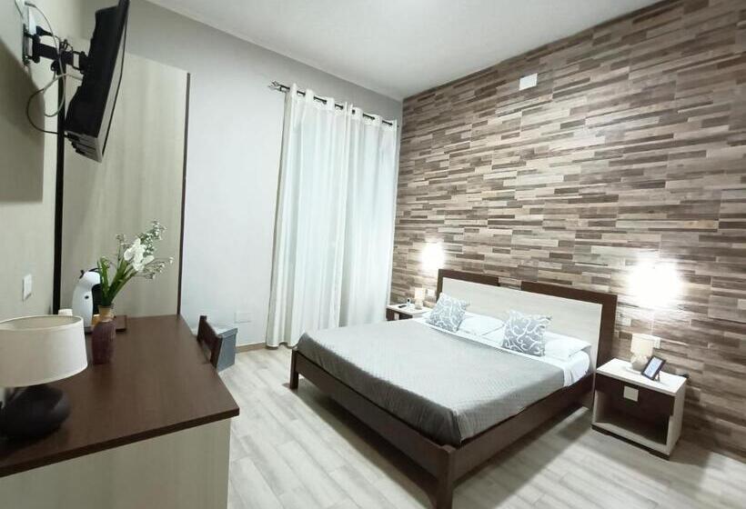 غرفة قياسية, Domos La Corte Ghibellina