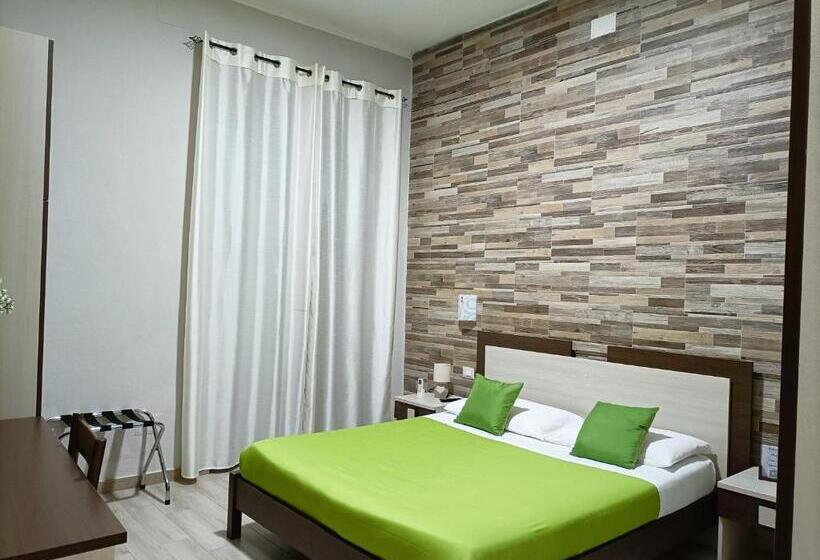 غرفة قياسية, Domos La Corte Ghibellina