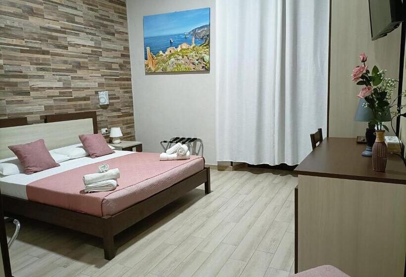 غرفة قياسية, Domos La Corte Ghibellina