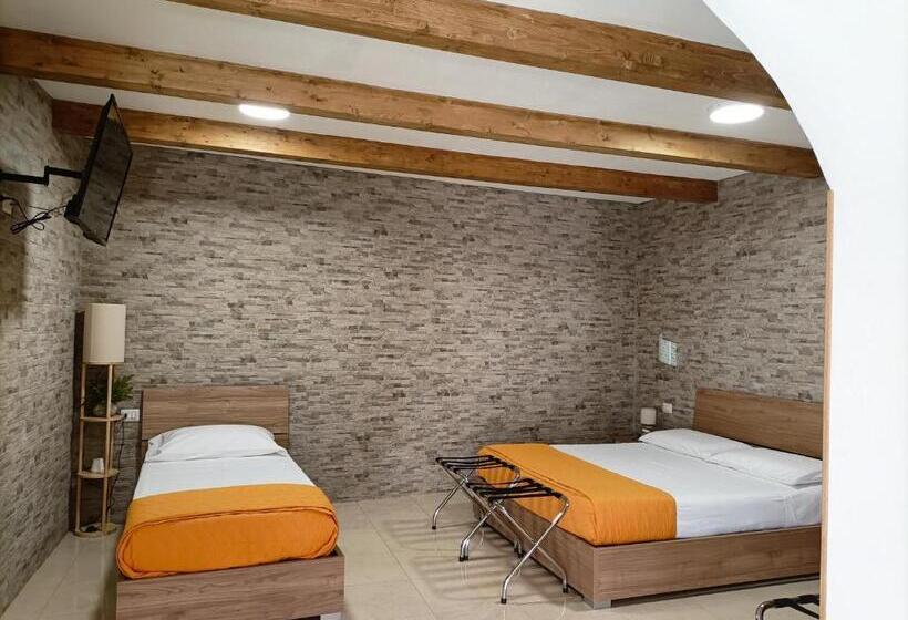 غرفة ديلوكس عائلية, Domos La Corte Ghibellina