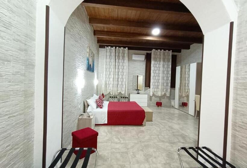 غرفة ديلوكس رباعية, Domos La Corte Ghibellina