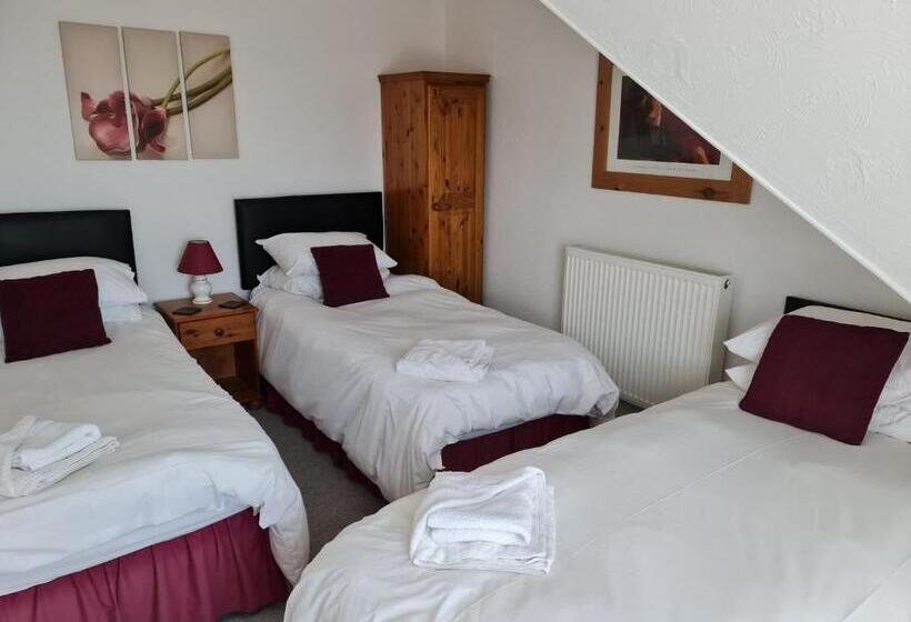 اتاق استاندارد سه نفره, Marden Guest House