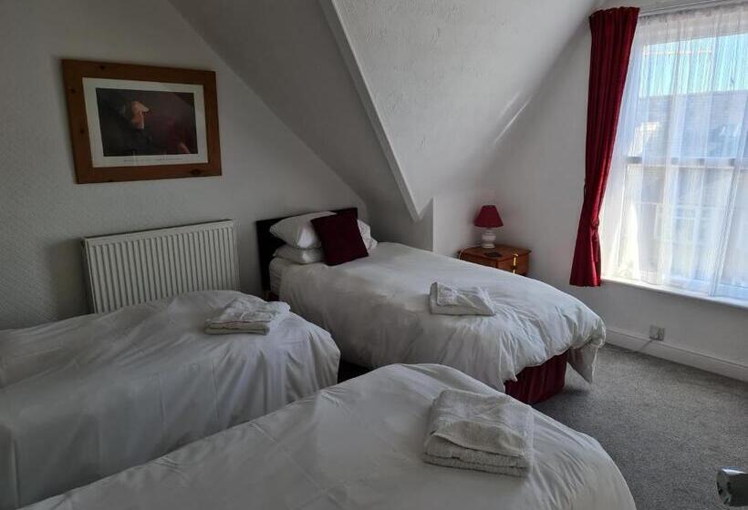 اتاق استاندارد سه نفره, Marden Guest House