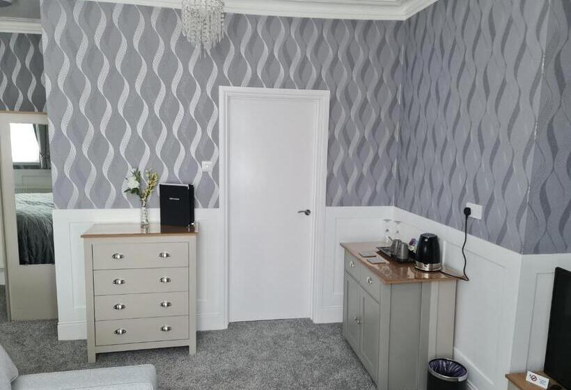 اتاق لوکس با تخت بزرگ, Marden Guest House