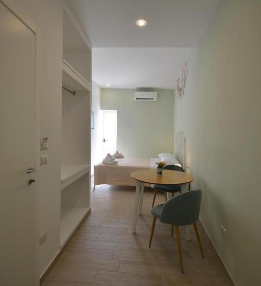 バルコニー付き1ベッドルームアパートメント, Flower House