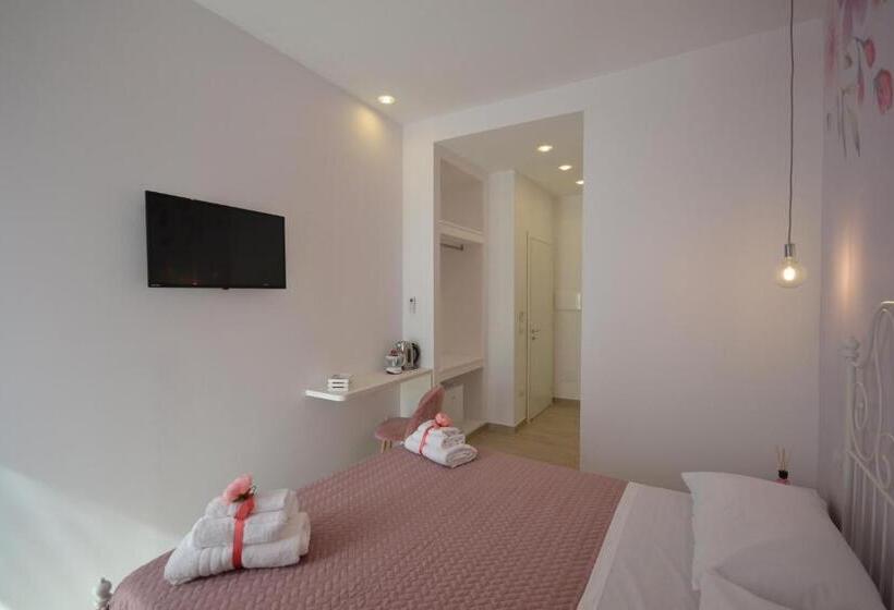 バルコニー付きスタンダードルーム, Flower House