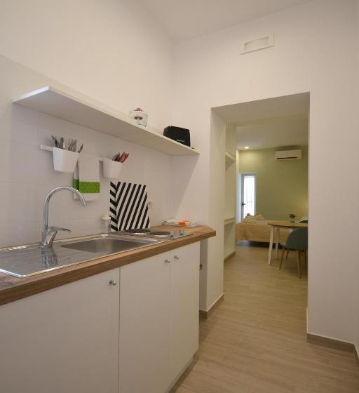 バルコニー付き1ベッドルームアパートメント, Flower House