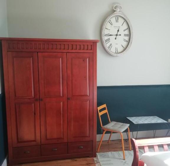 חדר סטנדרט, Thunder Roadhouse