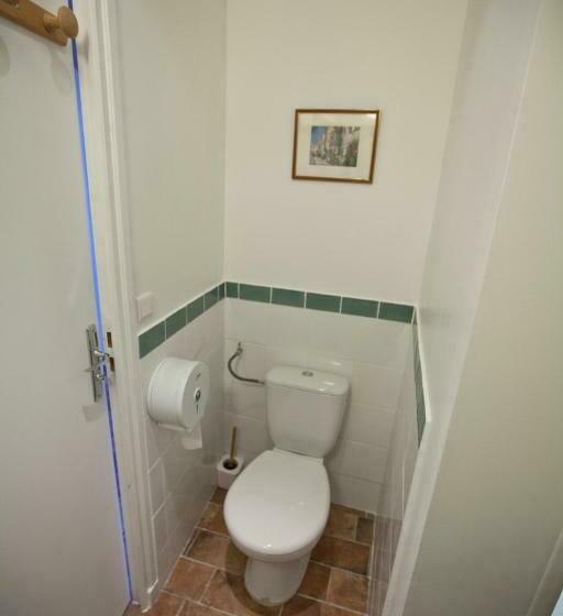 四人标准间, Hôtel De La Place