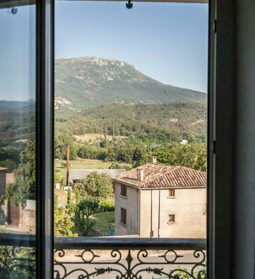 家庭间, Hôtel De La Place