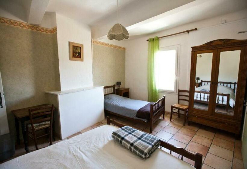 家庭间, Hôtel De La Place