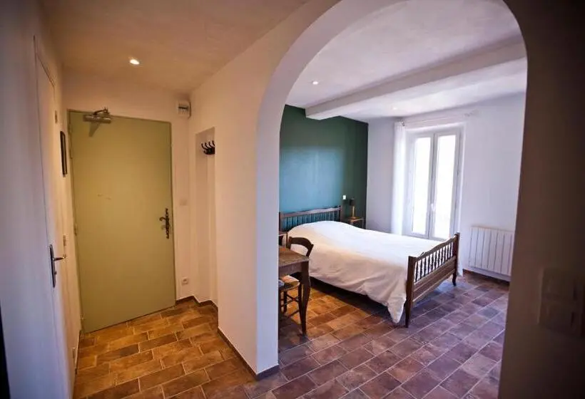 スタンダード4人部屋, Hôtel De La Place