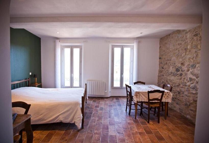 四人标准间, Hôtel De La Place