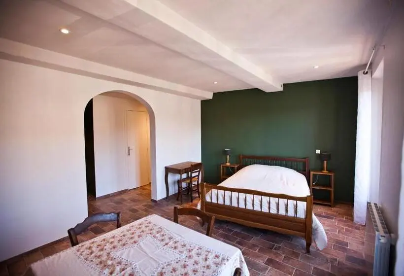 スタンダード4人部屋, Hôtel De La Place