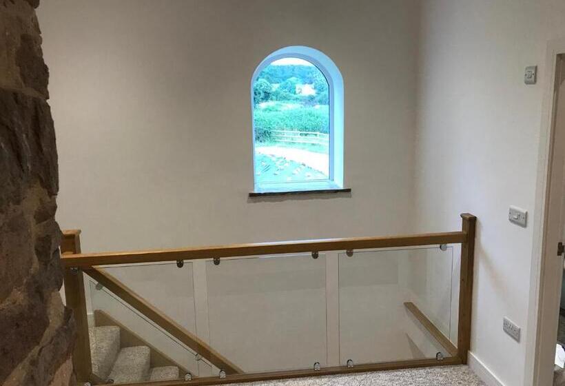 2间卧室的房子, The Hayloft Cheshire