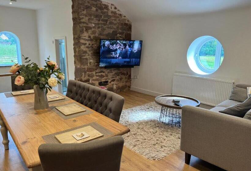 2间卧室的房子, The Hayloft Cheshire