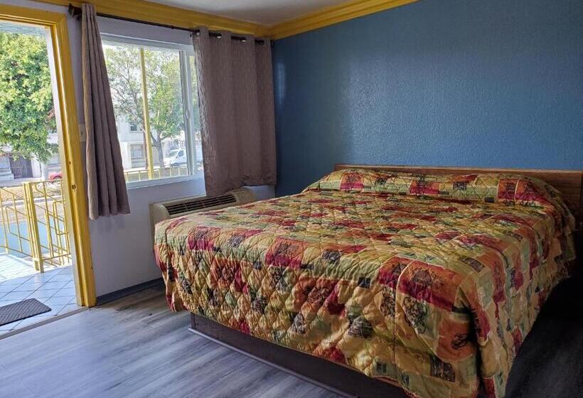 带大床的标准间, Rose Motel