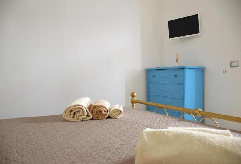 غرفة قياسية ثلاثية, Bnb Le Janas