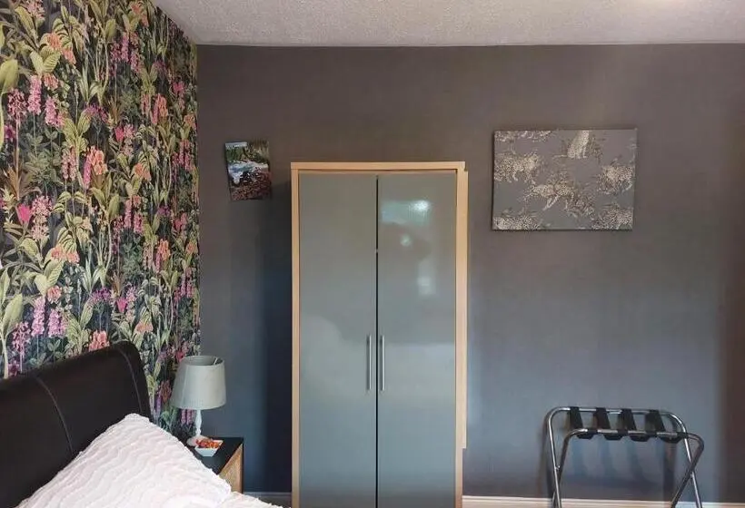 اتاق استاندارد با چشم‌انداز باغ, Braeside B&b