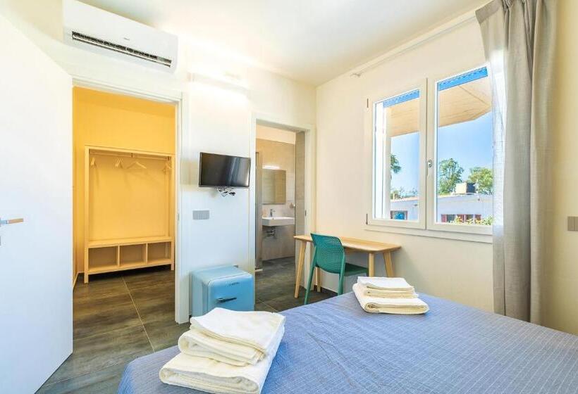 Номер Стандарт Вид на Бассейн, Affittacamere Resort Beach San Gemiliano