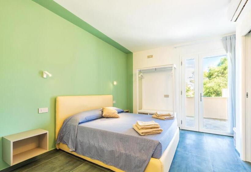 חדר סטנדרט עם מרפסת, Affittacamere Resort Beach San Gemiliano