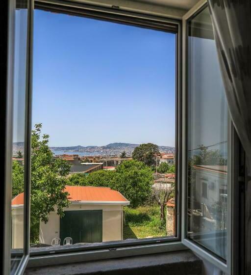 سوییت با چشمانداز دریا, Bella Mbriana