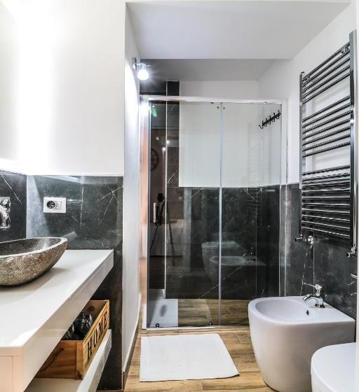 اتاق استاندارد, Bella Mbriana